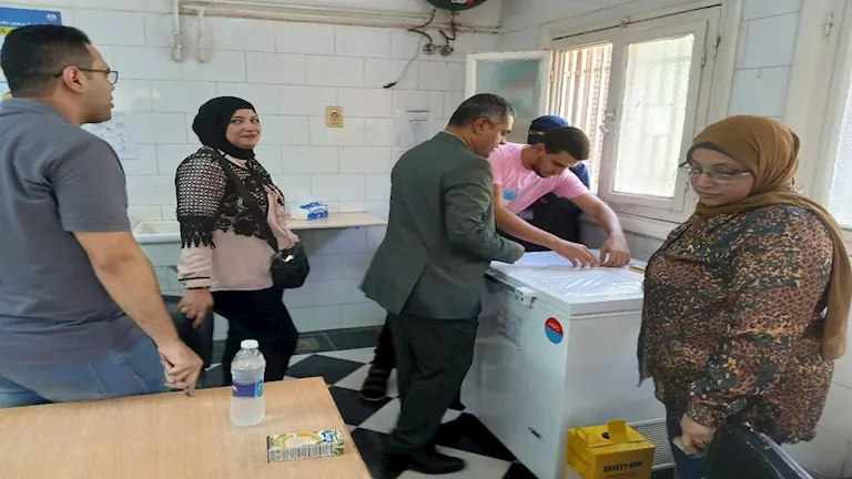 وكيل صحة المنيا يتفقد مستشفى العدوة المركزي