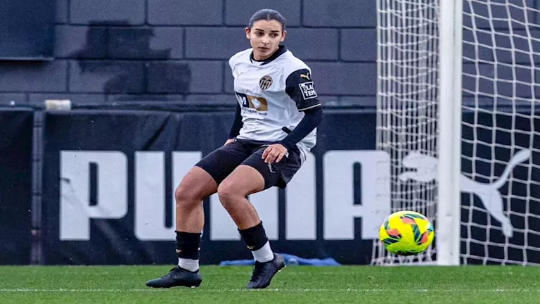 مدافعة فالنسيا السابقة تكشف لمصراوي معاناتها بشهر رمضان في الاحتراف