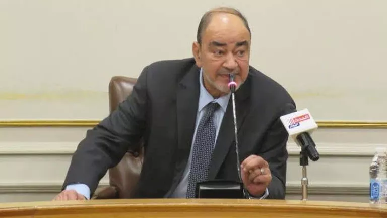 بعد تسجيلها 43 مليار جنيه.. الشعبة العامة للمستلزمات الطبية تبحث أزمة