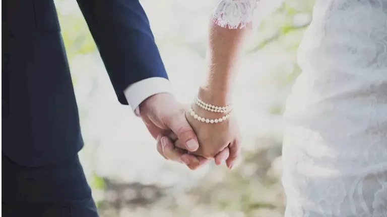 “عشان يكملوا فلوس الفرح”.. حيلة غريبة من زوجين لإقامة حفل زفافهما