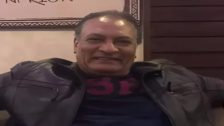 خرج من العناية المركزة.. تطورات الحالة الصحية للفنان حمدي إسماعيل