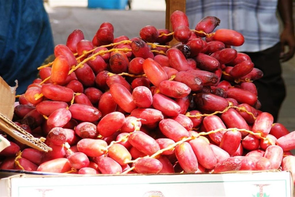 4 فوائد مذهلة لتناول البلح الأحمر في موسمه.. طاقة وصحة للجسم