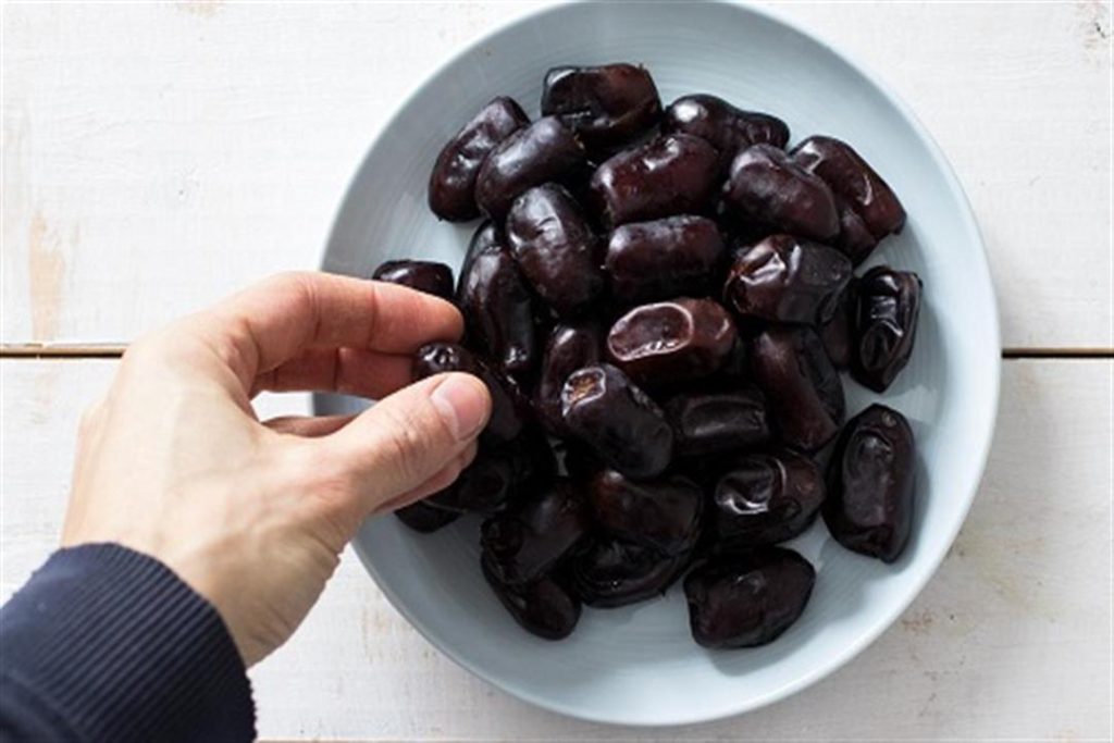 4 فوائد لتناول حبات البلح الرطب على صحة جسمك