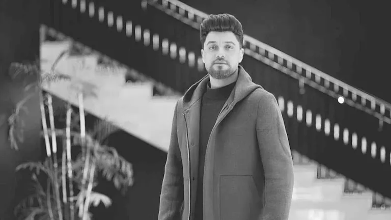 “رحلت ورحلت أيامك الحلوة”.. وسيم أحمد عامر يرثي والده بكلمات مؤثرة