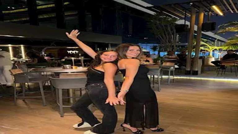 “فولة واتقسمت نصين”.. 15 صورة لـ إيمان العاصي مع ابنتها ريتاج