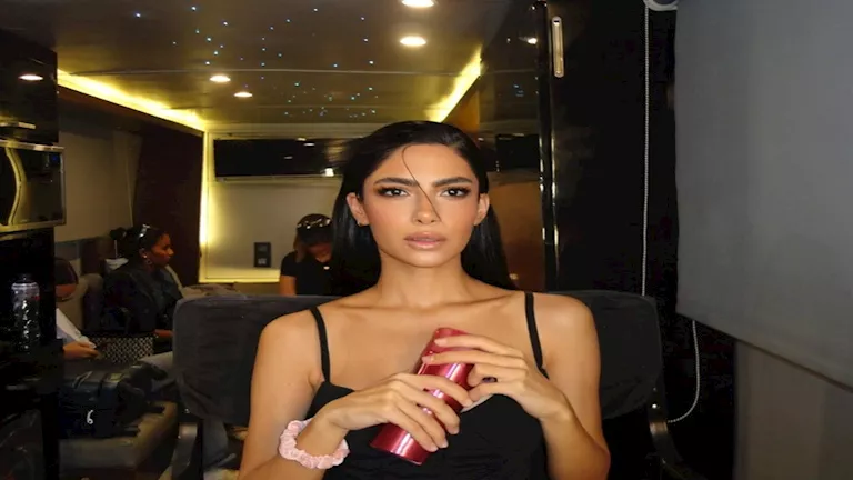 هدى المفتي تنشر إطلالات متنوعة تودع بها الصيف