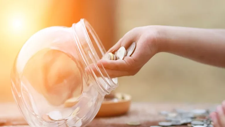 “مرتب الشهر الجديد بيطير؟”.. 4 نصائح للتحكم في مصاريفك