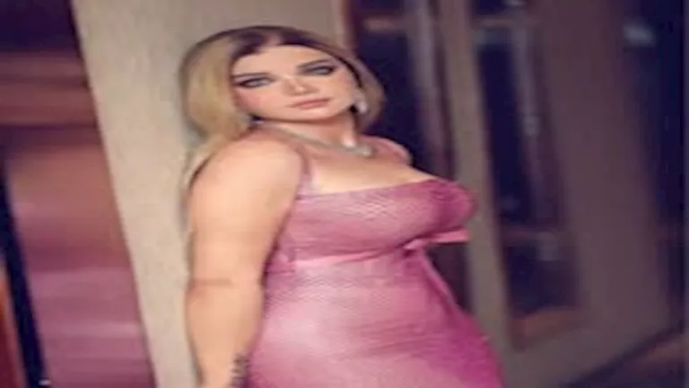 أثارت الجدل بسبب فستانها الجريء.. أجرأ إطلالات ياسمين الخطيب