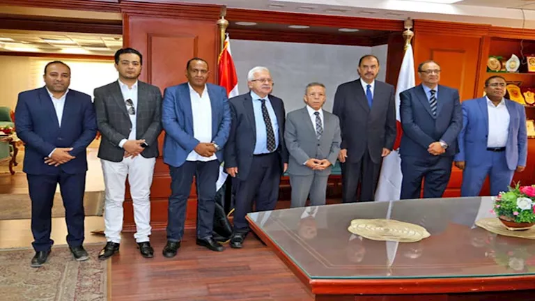 نقيب الأطباء يشكر محافظ سوهاج على تذليل المعوقات أمام القطاع الصحي