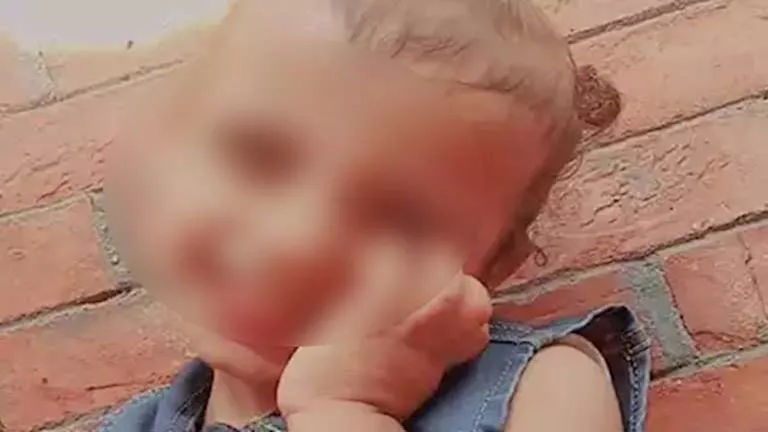 “مفيهاش حتة سليمة”.. حكاية طفلة عذبها والدها حتى الموت في البحيرة