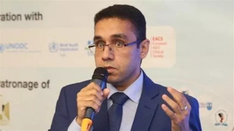 طبيب مصري يكشف تفاصيل ابتكاره علاجا لمرض نادر في البلع واعتماده عالميً