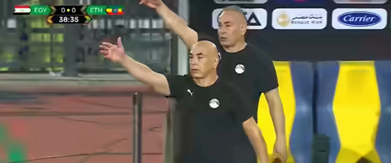 لقطة متطابقة لحسام وإبراهيم حسن في مباراة إثيوبيا (2)
