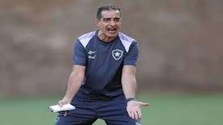 تقارير تكشف رفض مدرب برتغالي عرض لتدريب الأهلي