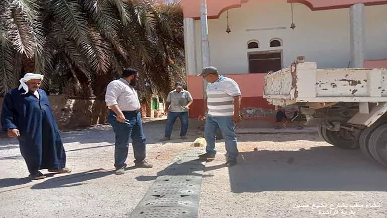 بالصور- مشروعات خدمية وتنموية لسكان واحة الداخلة بالوادي الجديد