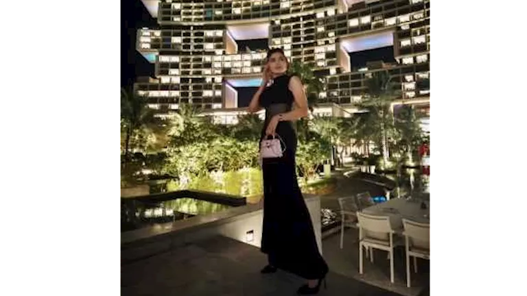 بإطلالة أنيقة.. مي عُمر تخطف الأنظار في أحدث ظهور لها