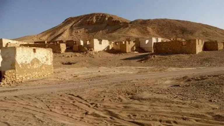 قرية الأشباح في مصر.. أسرار “أم الحويطات” المهجورة تتحول لمزار سياحي (