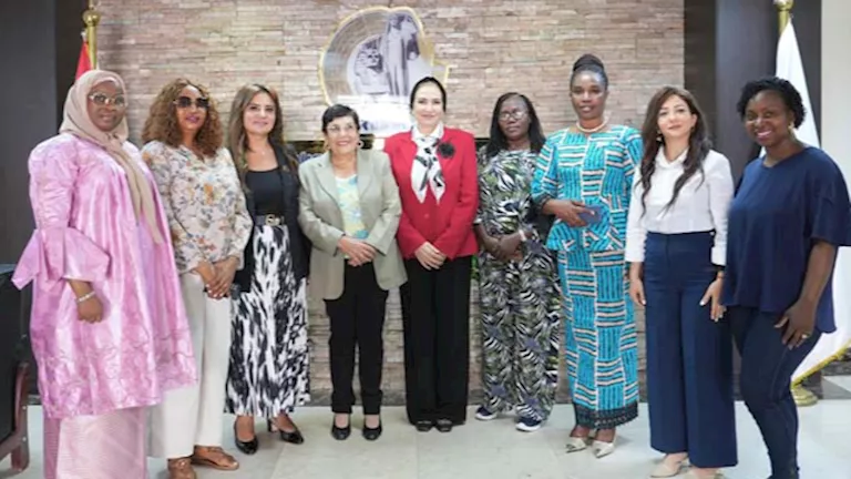 “القومي للمرأة” يستقبل وفد زوجات الظباط الأفارقة