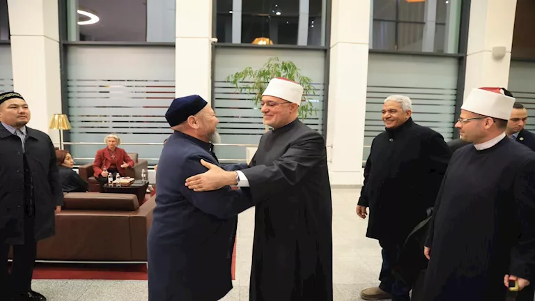 المفتي يصل كازاخستان للمشاركة في قمة زعماء الأديان
