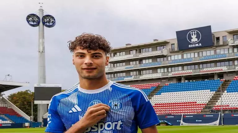 لاعب الأهلي يحترف رسميًا بالدوري التشيكي