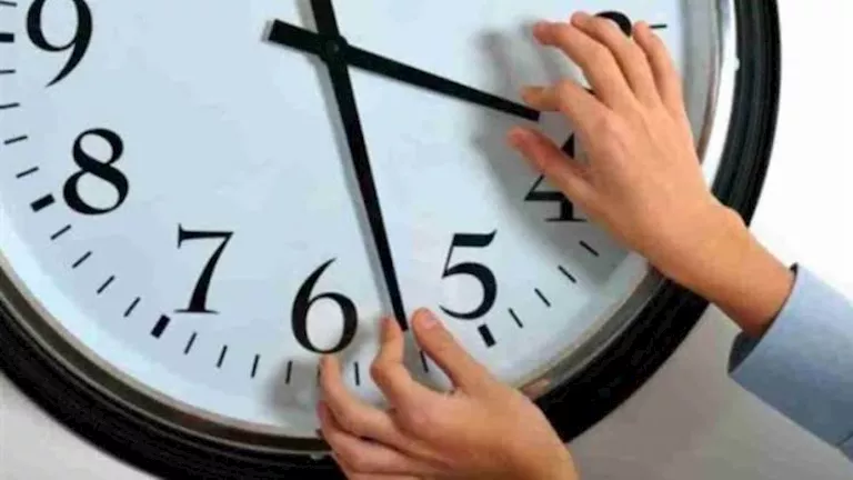 مع اقتراب التوقيت الشتوي.. لن تتوقع ما يحدث لجسمك ودماغك