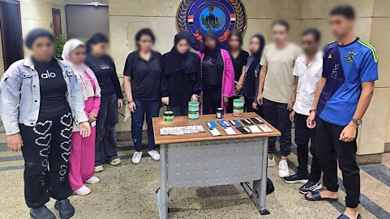 رجلان و8 سيدات.. تفاصيل ضبط شبكة دعارة جديدة بالعجوزة