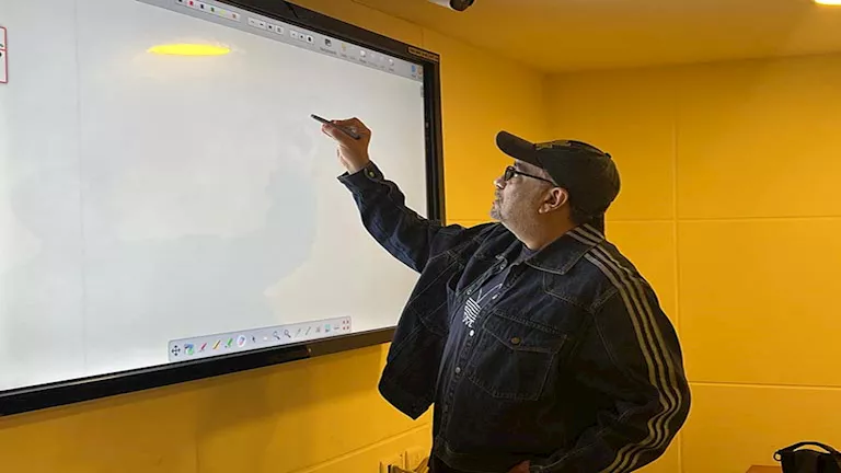 المخرج أكرم فريد يقدم ورشة مجانية للمواهب الشابة ضمن مهرجان بورسعيد ال