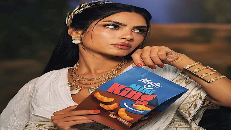 أحدث ظهور لـ هدى المفتي بإطلالة “جريئة” داخل الأسانسير (صورة)