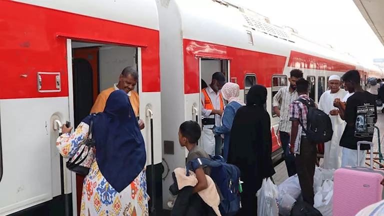 السكة الحديد تُسيّر الرحلة الـ 18 لقطارات العودة الطوعية للأشقاء السود
