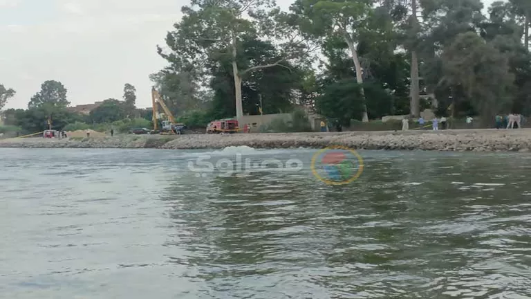 الصور الأولى من موقع كسر ماسورة غاز رئيسية ببحر مويس في بنها