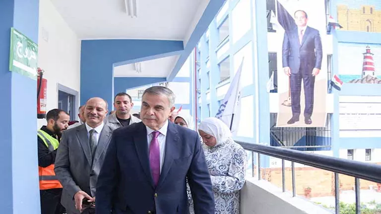 تستوعب 4000 طالب.. محافظ الإسكندرية يفتتح مدرسة الشهيد أحمد شيبوب- صور