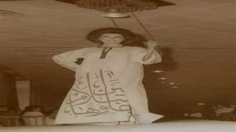 10 صور لـ تاريخ عروض الأزياء في مصر.. من الصالونات لنجومية رجاء الجداو
