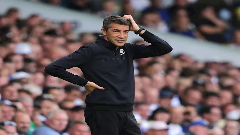 “عرض رسمي وتجاهل”.. تفاصيل تحرك الأهلي للتعاقد مع البرتغالي برونو لاج