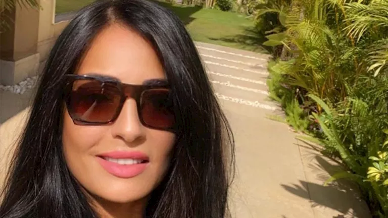 “الدكاترة رفضوا يعالجوني”..إنجي عبدالله تكشف تفاصيل إصابتها بورم في جذ