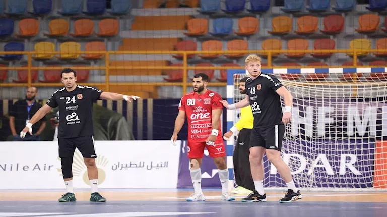 رغم الخسارة.. الأهلي يتأهل إلى نصف نهائي بطولة العالم لكرة اليد