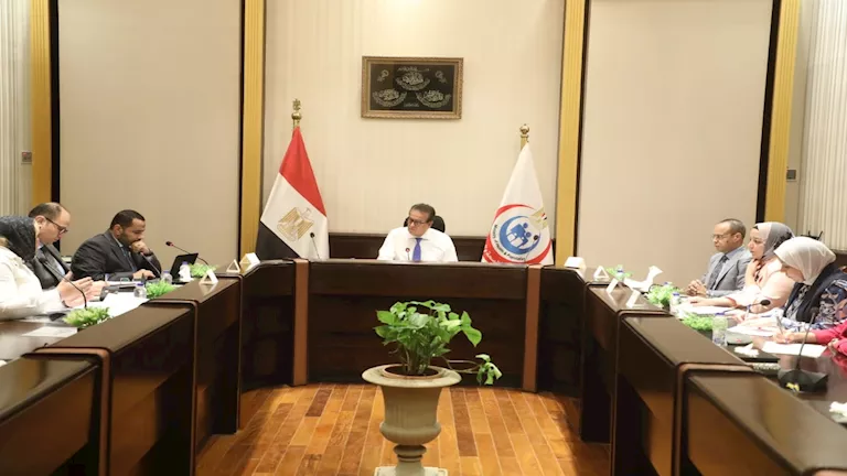 وزير الصحة يتابع تقدم البرنامج الوطني لمكافحة الإيدز