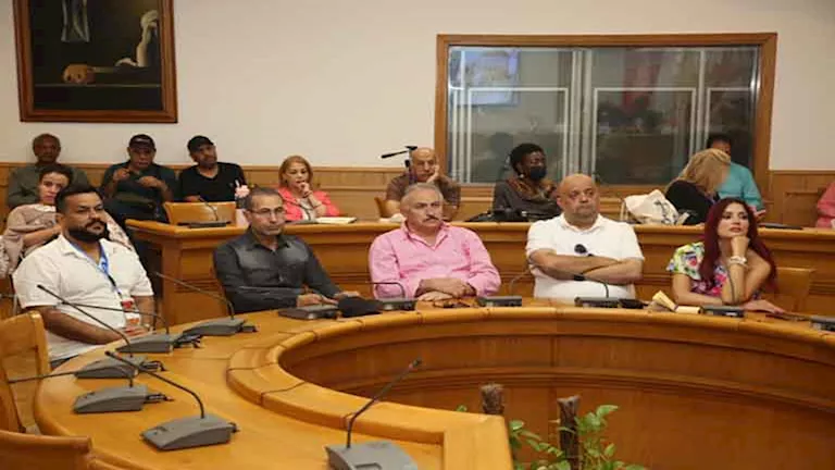 المسرح والذكاء الاصطناعي في مهرجان القاهرة التجريبي ما بين الإبداع الإ