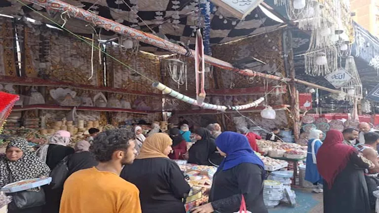 أجواء روحانية.. 25 صورة لأجواء واحتفالات المولد النبوي في السيدة زينب