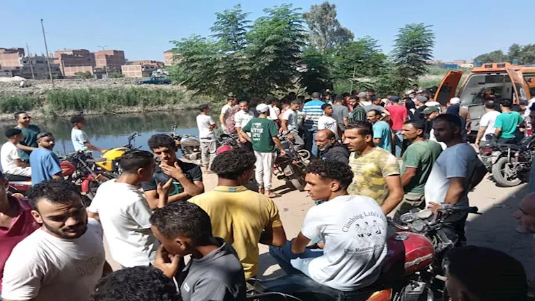 بالصور.. غواصو الخير والإنقاذ النهري يواصلون البحث عن ضحايا حادث سيارة