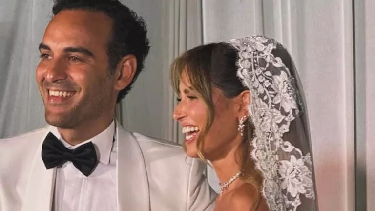 8 صور لـ هاجر السراج وزوجها بإطلالة ساحرة في حفل زفافهما