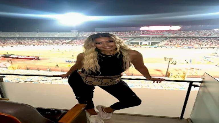 ابنة حسام حسن تخطف الأنظار بعد حضورها مباراة مصر وإثيوبيا