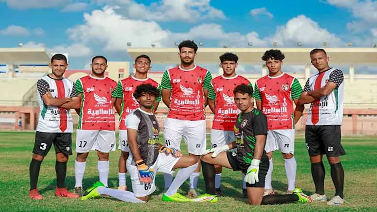 “بشكل البطيخ”.. فريق بالدرجة الثالثة يثير الجدل بقميصه الجديد (صور)