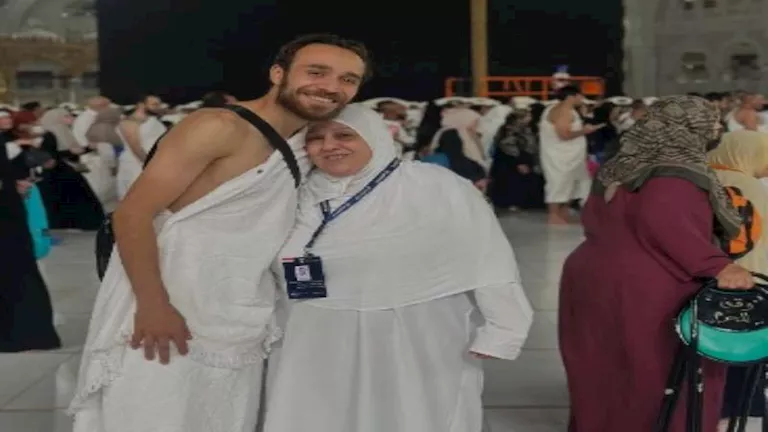 محمد عنتر ووالدته