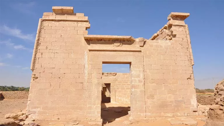 بـ”معبد صغير” وبئر ماء.. كيف سيطرت روما على طرق الذهب والأفارقة؟ (صور)