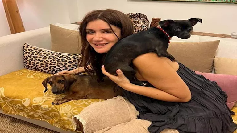 غادة عادل تلعب مع كلابها في أحدث ظهور على “انستجرام”