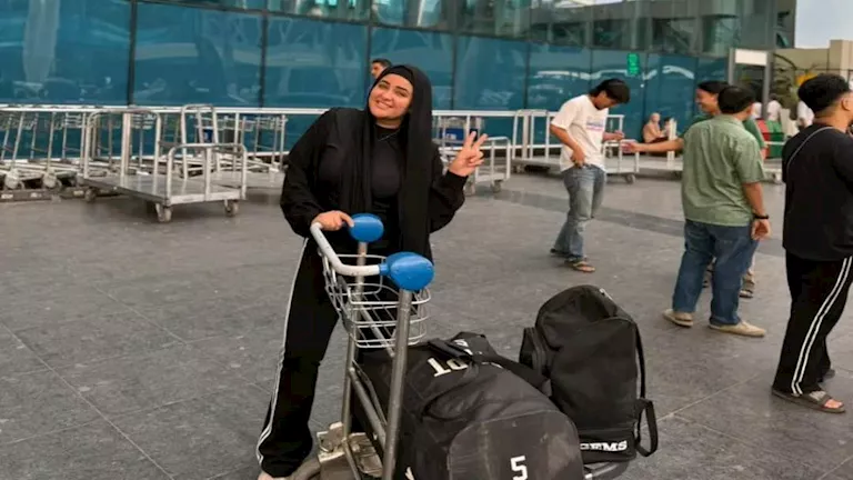 زوجة الراحل إبراهيم شيكا تعلن سفرها خارج البلاد