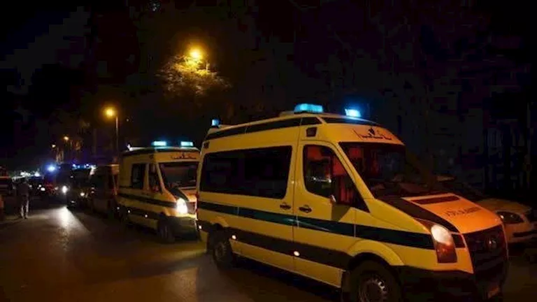 الدفع بـ26 سيارة إسعاف لنقل مصابي حادث انقلاب أتوبيس صحراوي الأقصر- ص