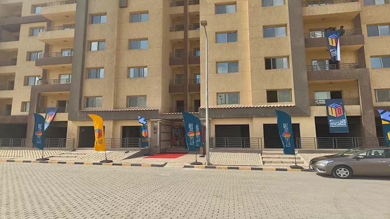 صور.. بدء تسليم وحدات “دارة توليب” على طريق الأوتوستراد