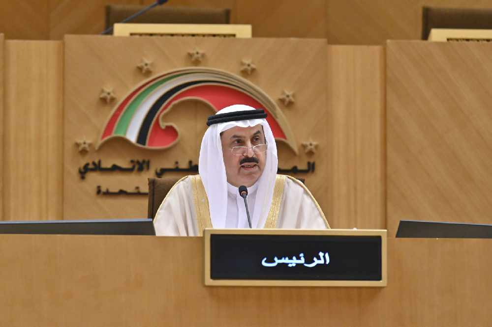 استمرار الذكاء الاصطناعي بلا قيدٍ أو مراقبة يحوله إلى قوة منفلتة تزرع الفوضى وتهدد أمن المجتمعات