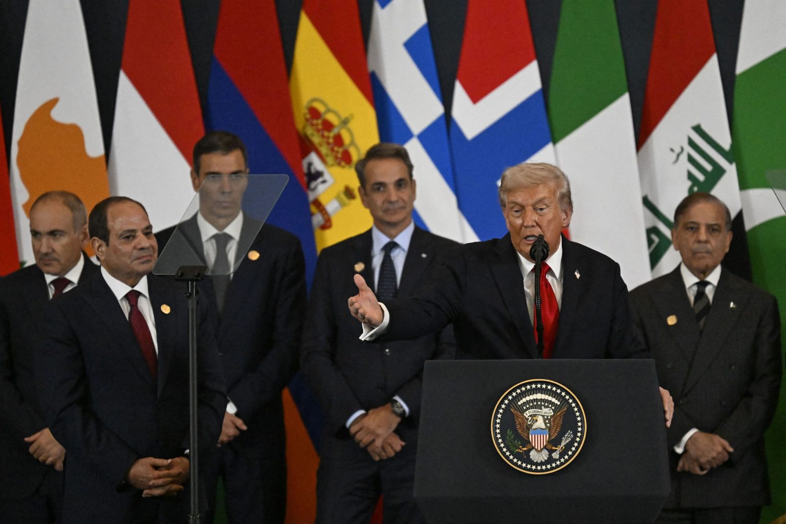 ترامب يشيد بدور الإمارات في دعم خطته للسلام في الشرق الأوسط