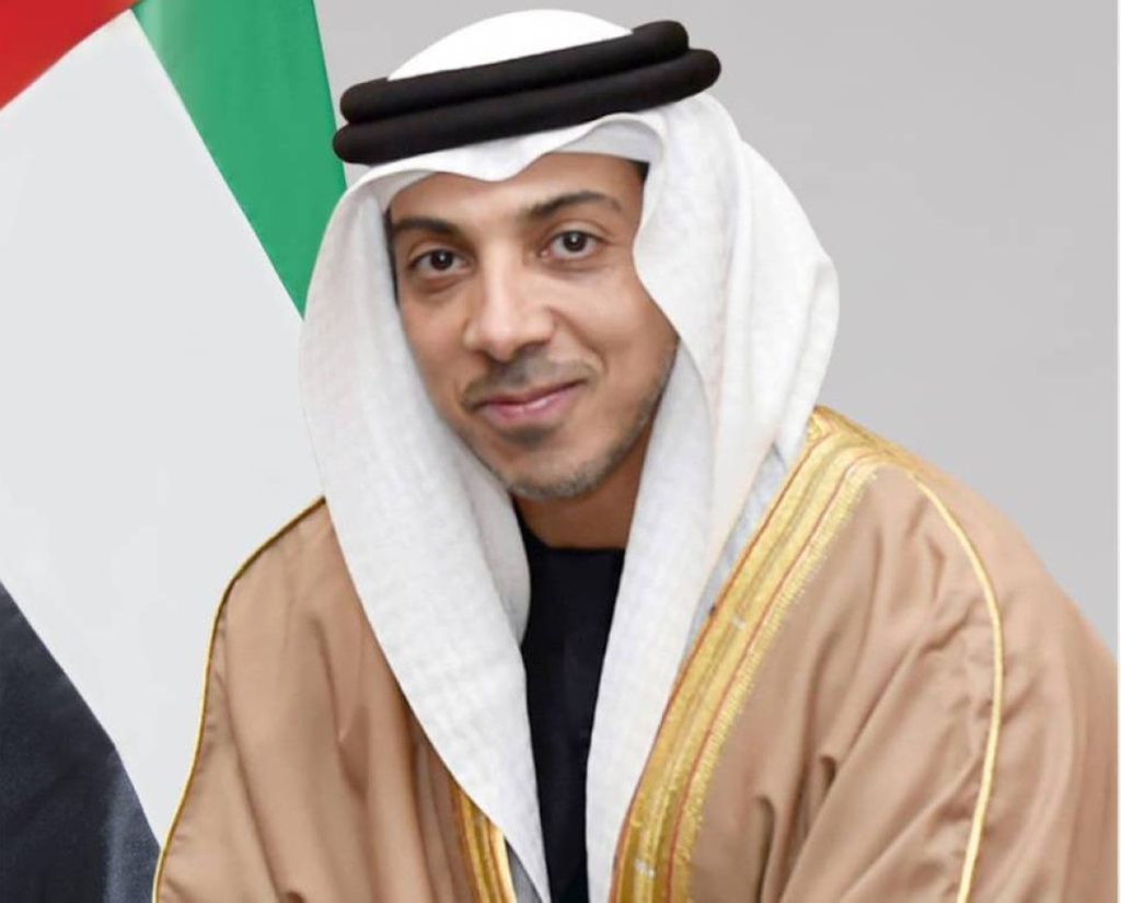 نيابة عن رئيس الدولة.. منصور بن زايد يصل مصر للمشاركة في قمة شرم الشيخ للسلام